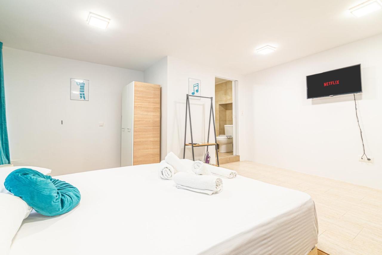 New Loft In The Heart Of City Center Iraklion Buitenkant foto