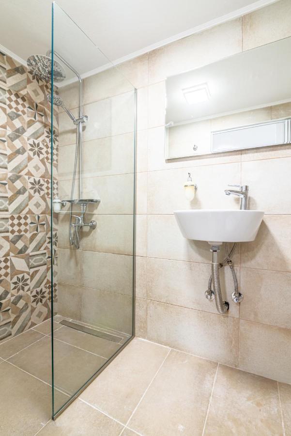 New Loft In The Heart Of City Center Iraklion Buitenkant foto